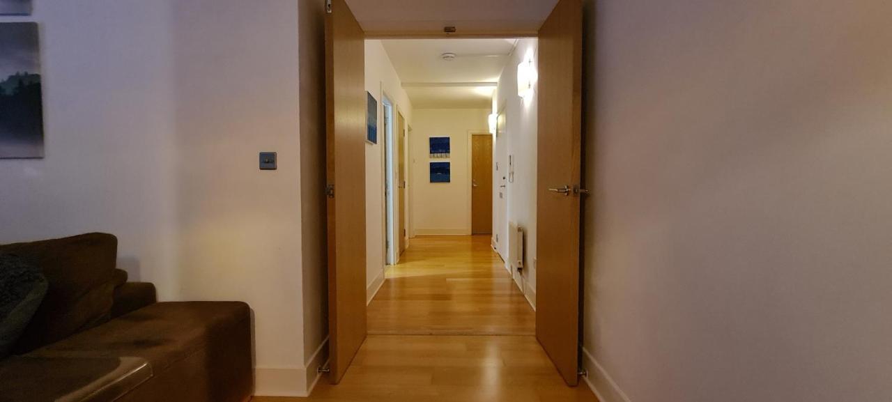 Pass The Keys Spacious 3Beds Flat Near City Centre - Free Parking Единбург Екстериор снимка