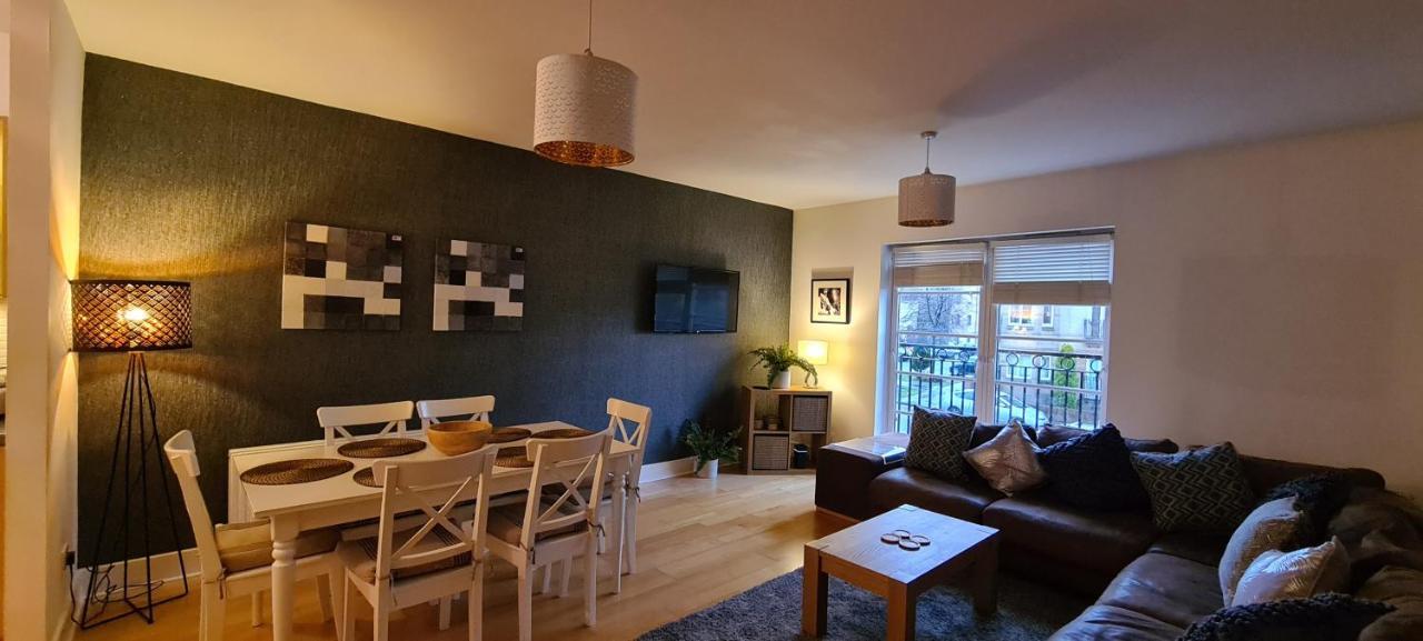 Pass The Keys Spacious 3Beds Flat Near City Centre - Free Parking Единбург Екстериор снимка