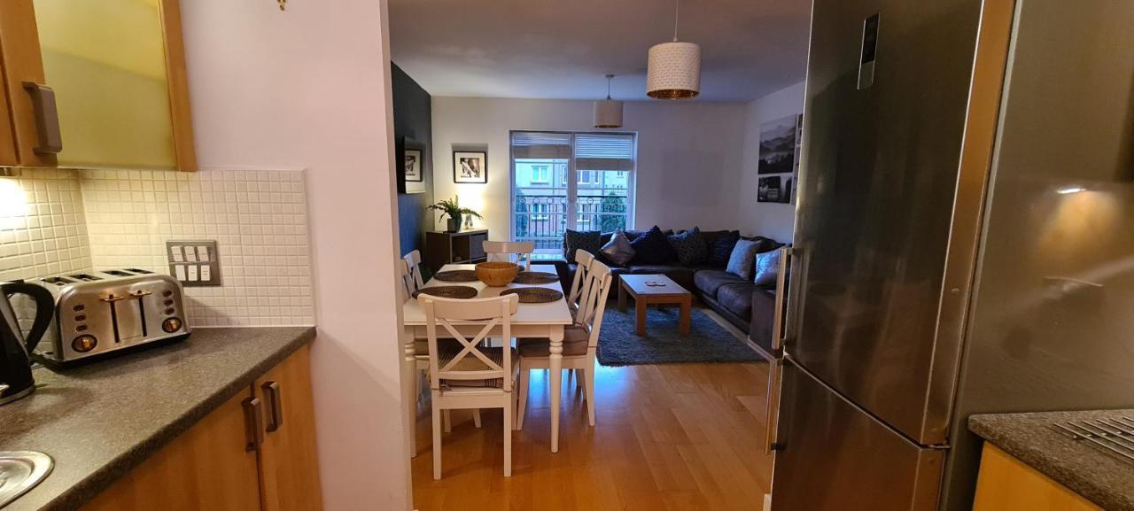 Pass The Keys Spacious 3Beds Flat Near City Centre - Free Parking Единбург Екстериор снимка